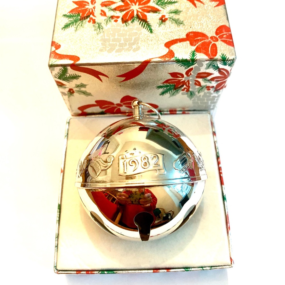 1982 Wallace Silversmiths Annual Christmas Poinsetta Bell Ornament, in box, used